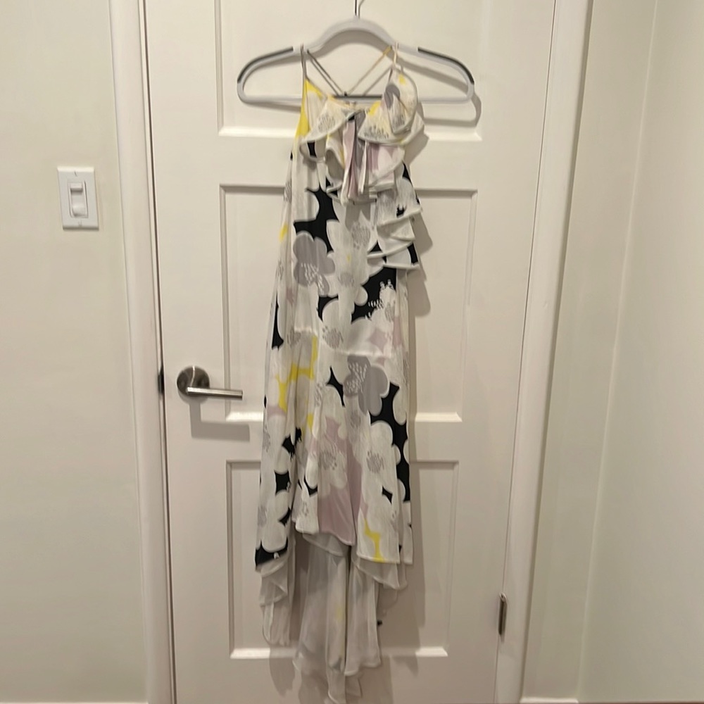 Brand: Diane Von Furstenberg
Size: O
Color: Multi
Condition: Looks like new